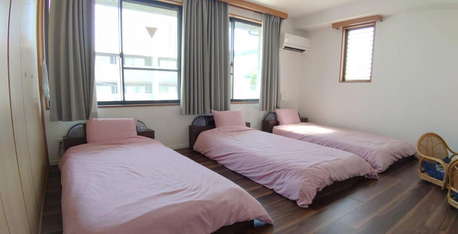 Lantern Hostel *