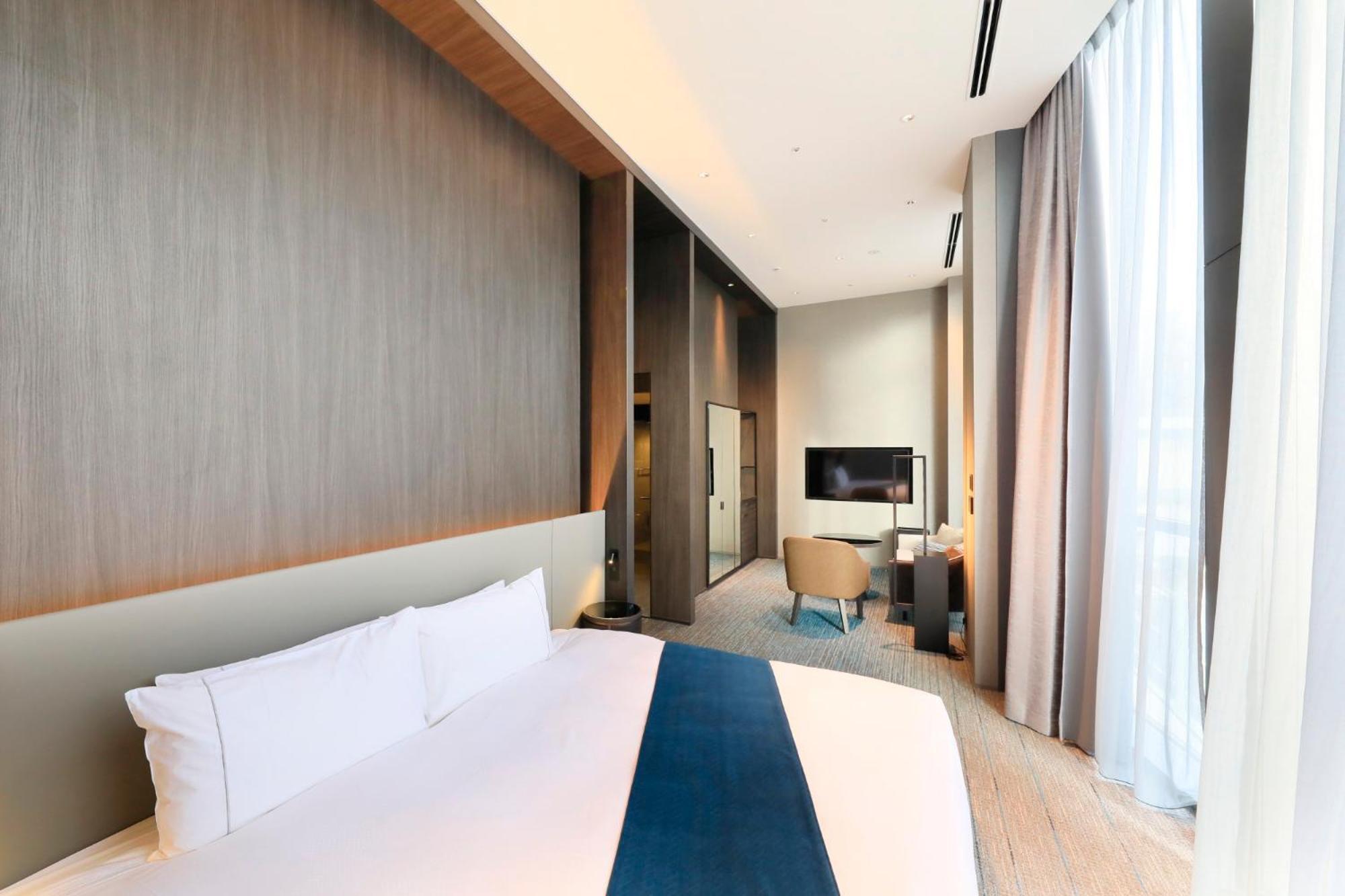 Richmond Premier Shijo Hotel