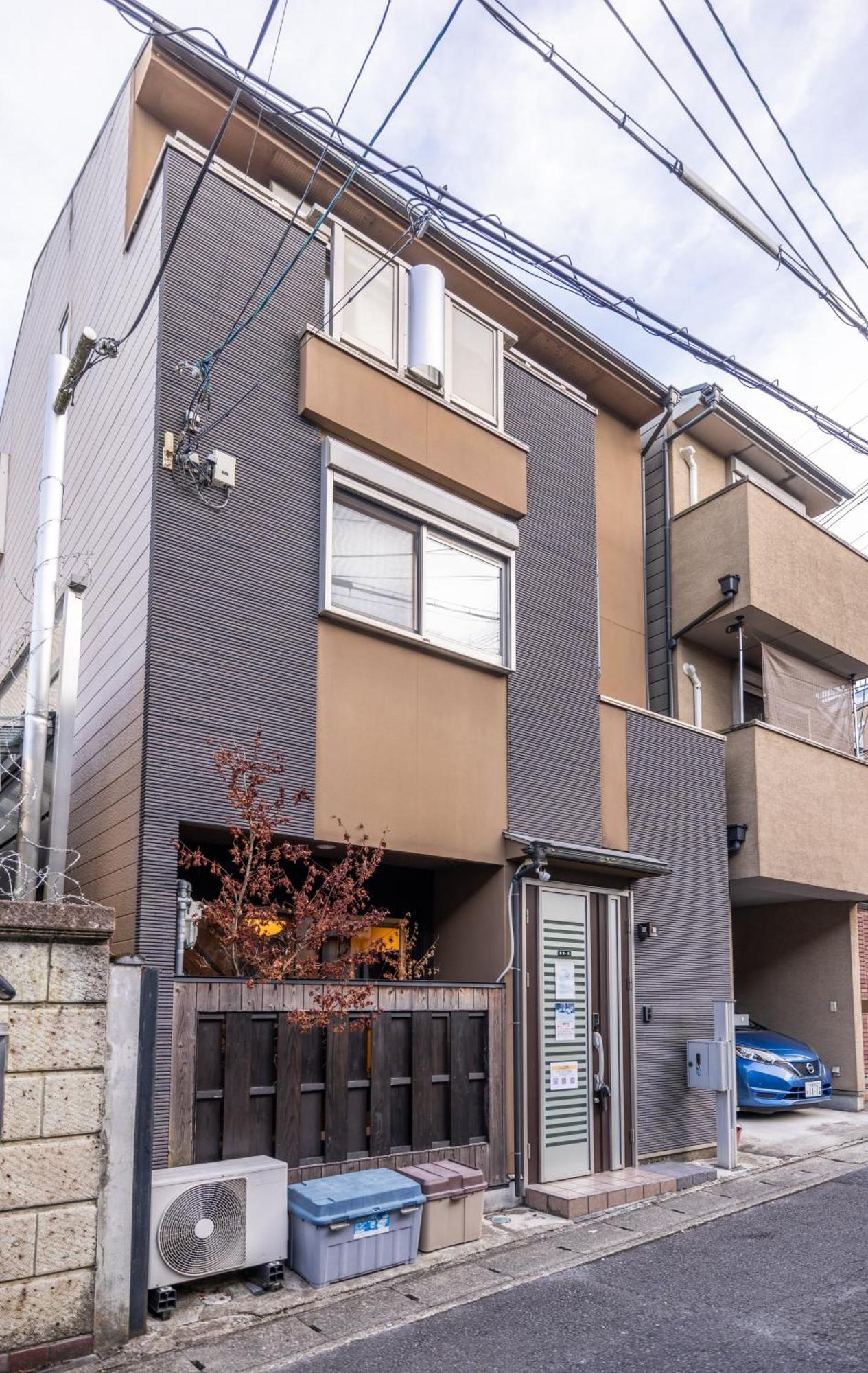 Apartment Muji Arashiyama 無時嵐1階2階賃貸し 駅まで徒歩2分 *