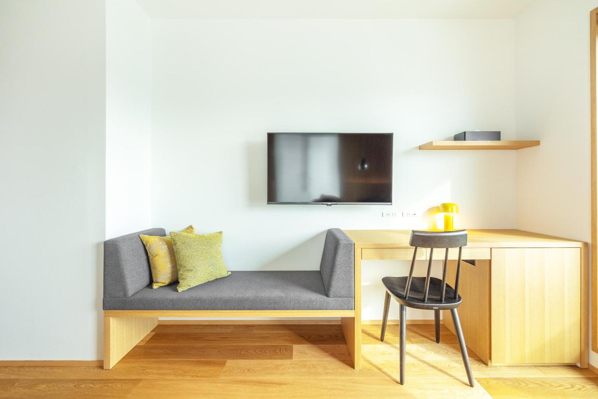 Dash Living Gojo Hotel