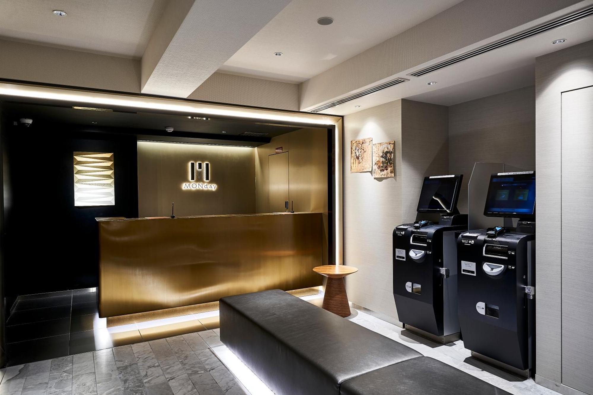 Monday Karasuma Nijo Hotel 3*