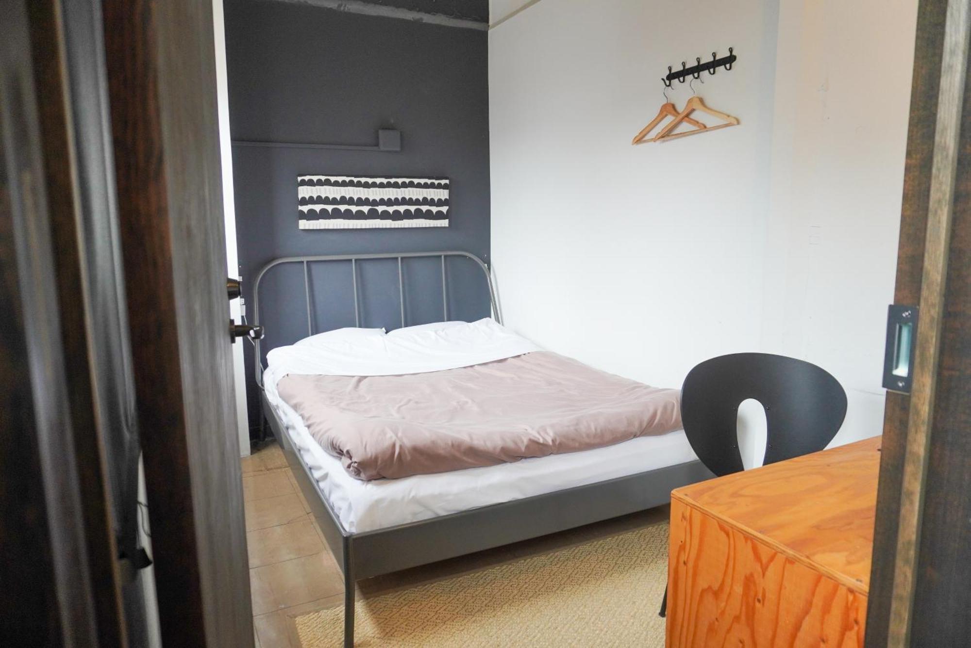 Niniroom Hostel