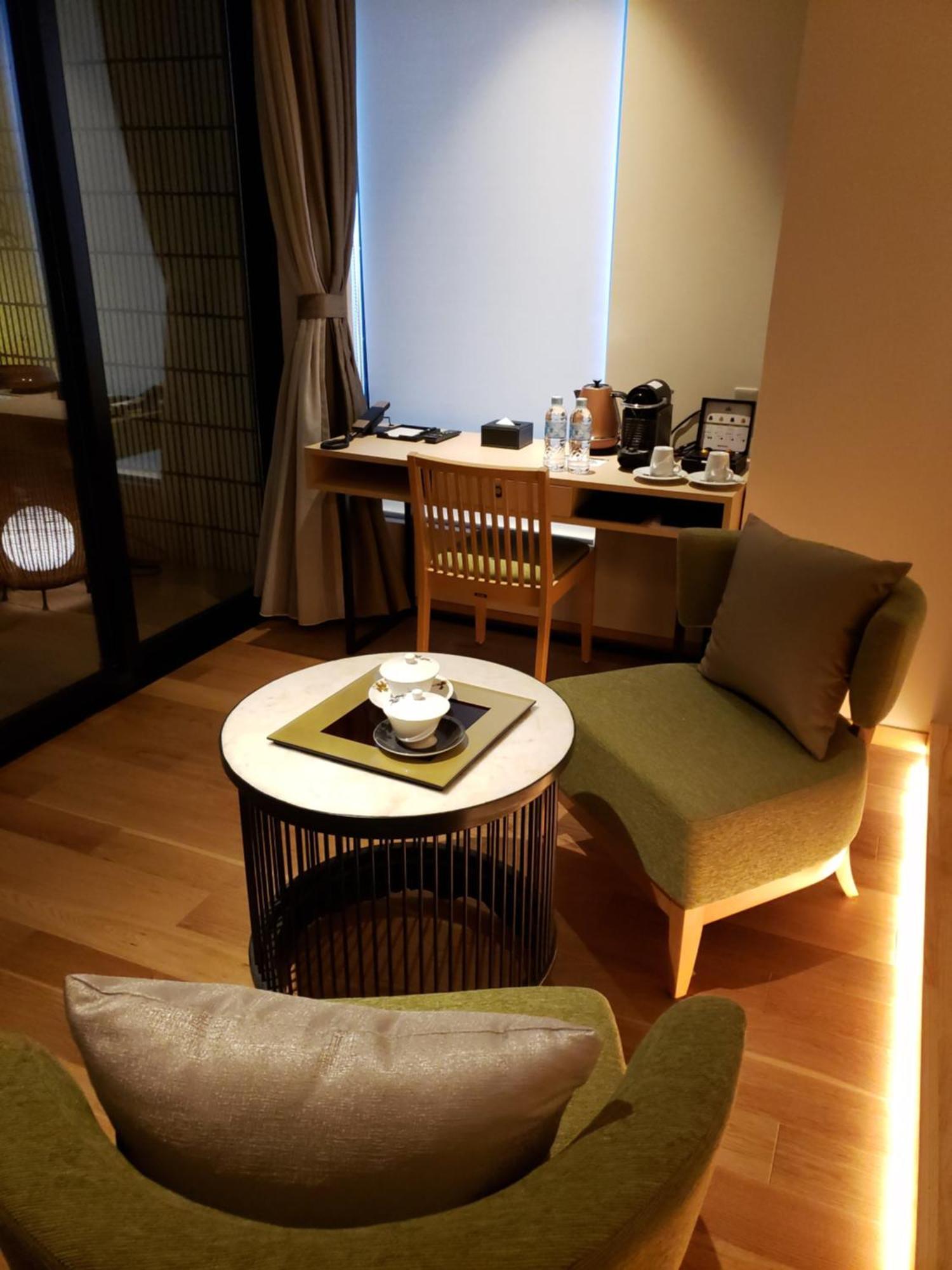 Royal Twin Hachijoguchi Hotel