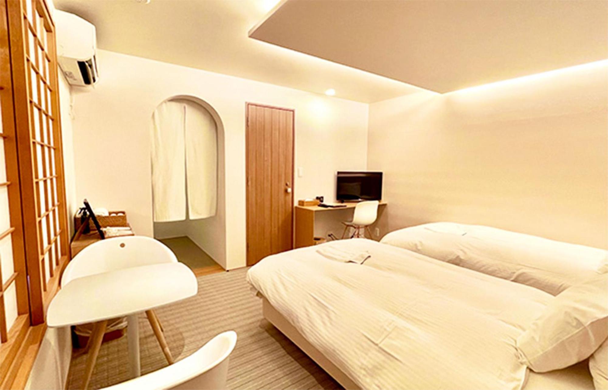 Resi Hachi Apartment