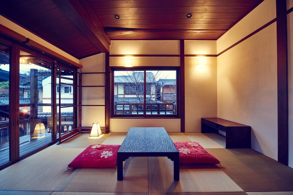 Hana-touro Yasakano-tou Machiya Premium *