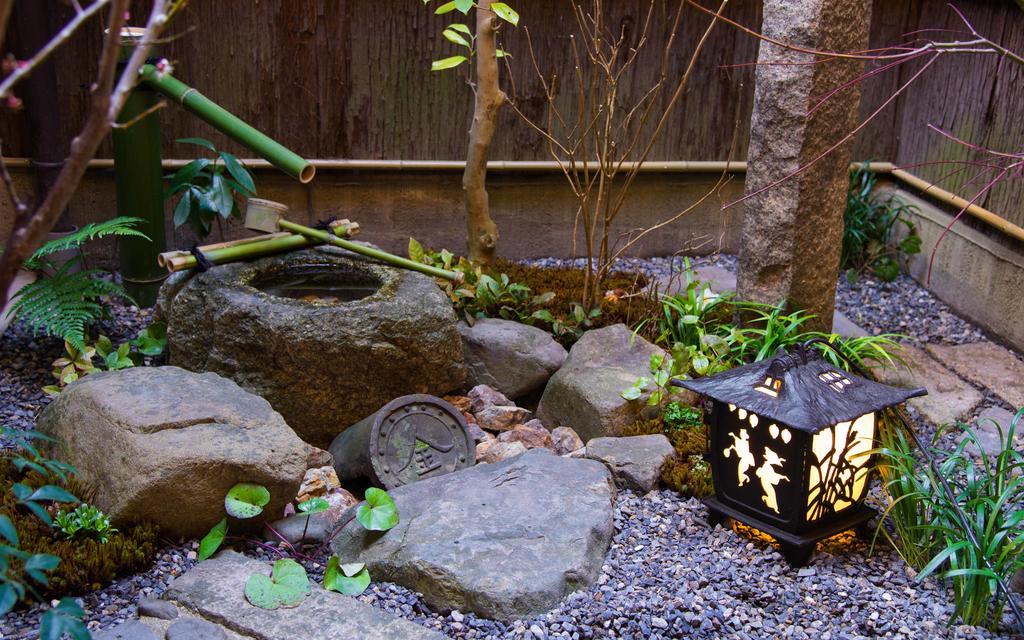 Kumomachiya Gionhanami * Kyoto