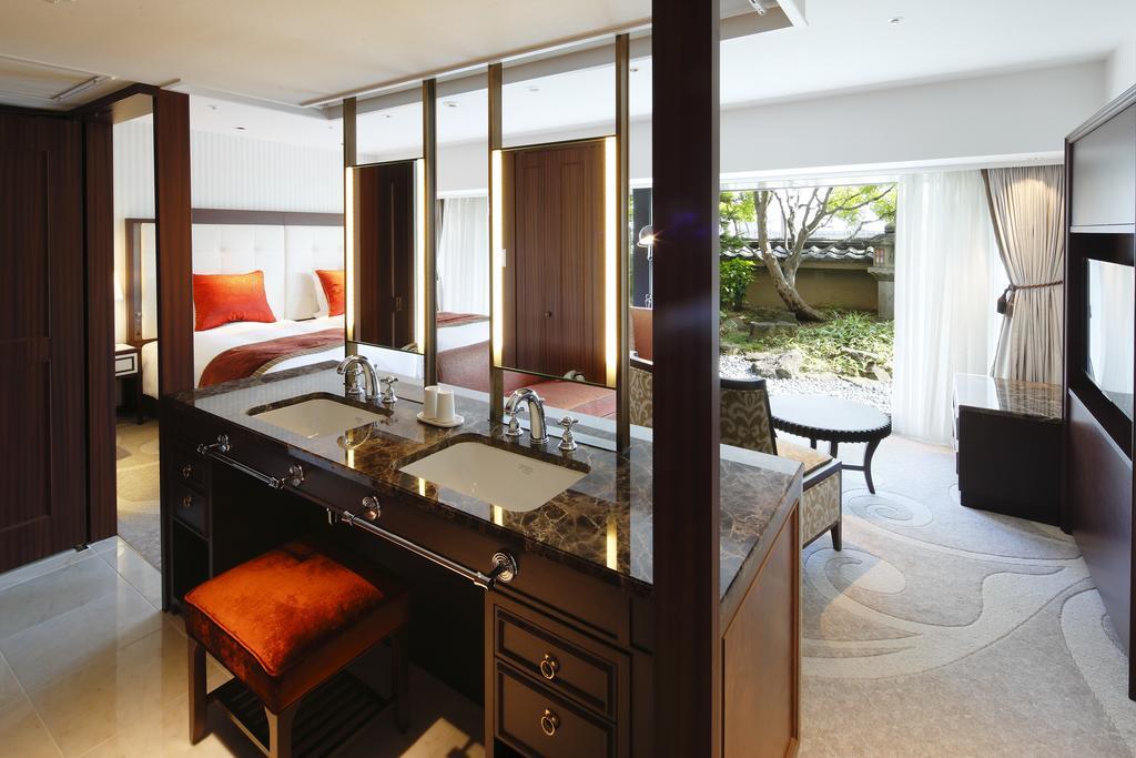 Hotel Century
