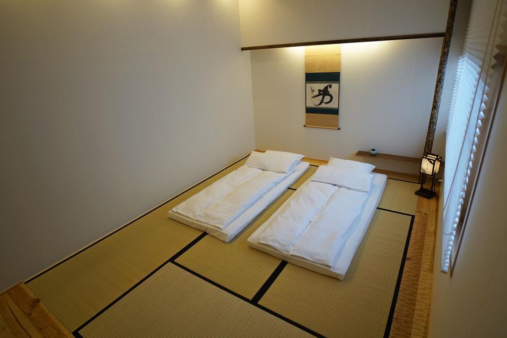 Tori Ryokan