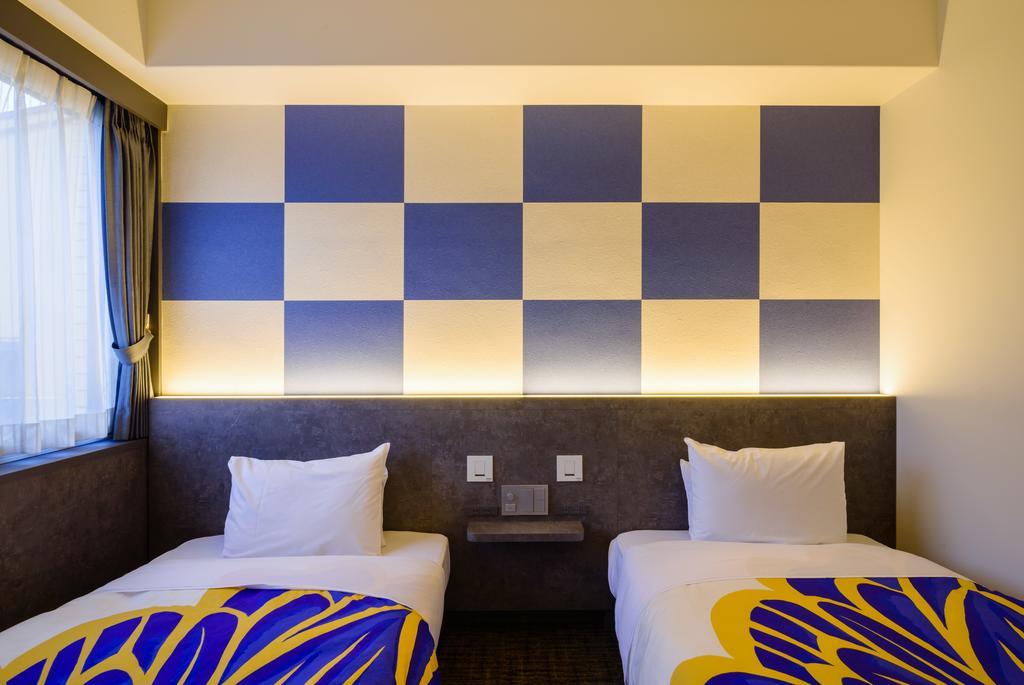 Travellers Hotel