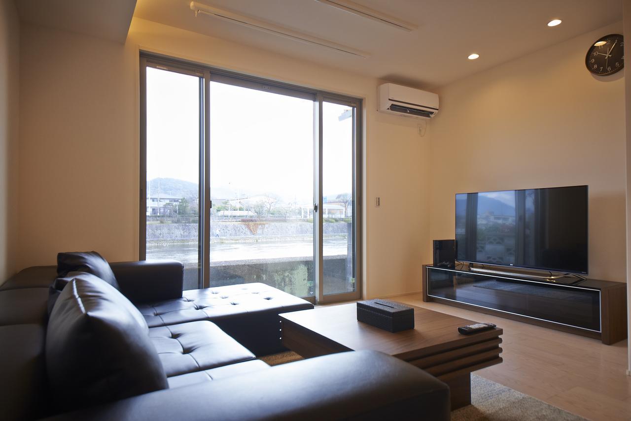 Villa River Side Modern House Kyoto