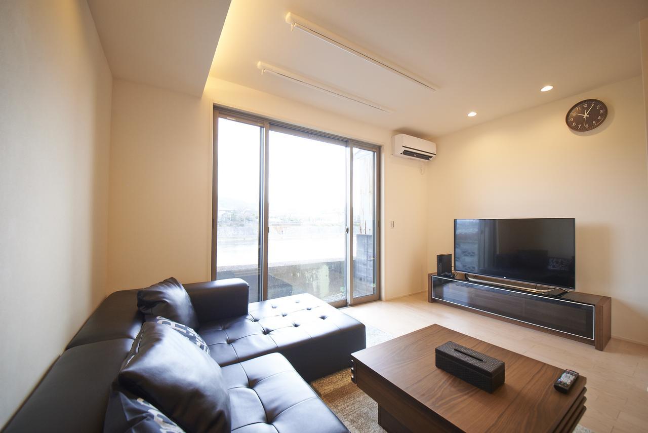 Villa River Side Modern House Kyoto