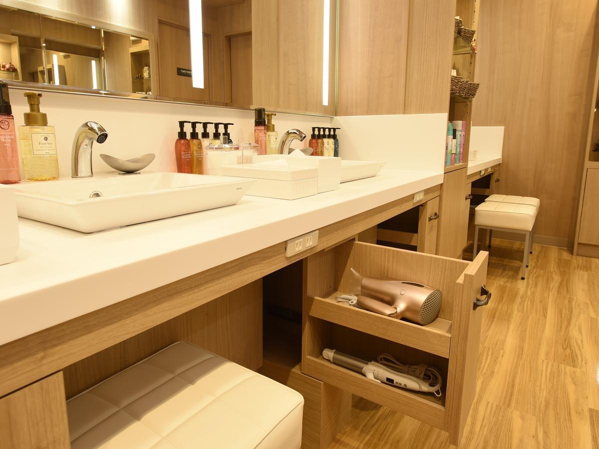 Capsule Anshin Oyado Premium Shijo Karasuma Capsule hotel Kyoto