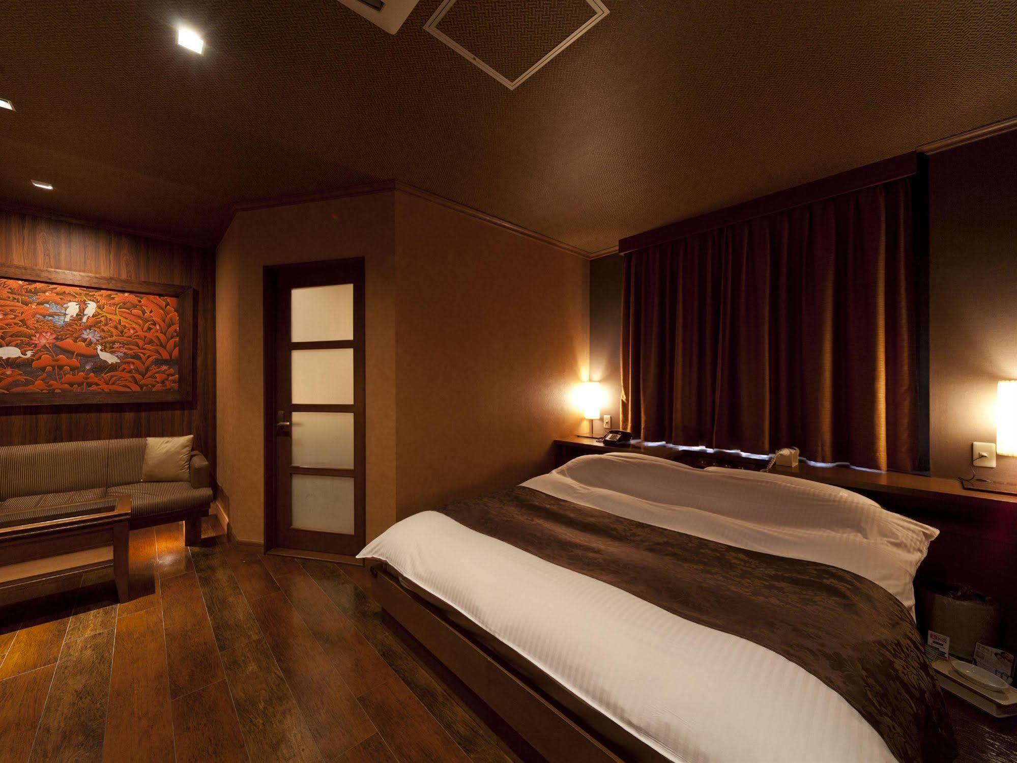 Love hotel Grand Fine Okazaki Heian Jingu Shrine (adults Only) 3*