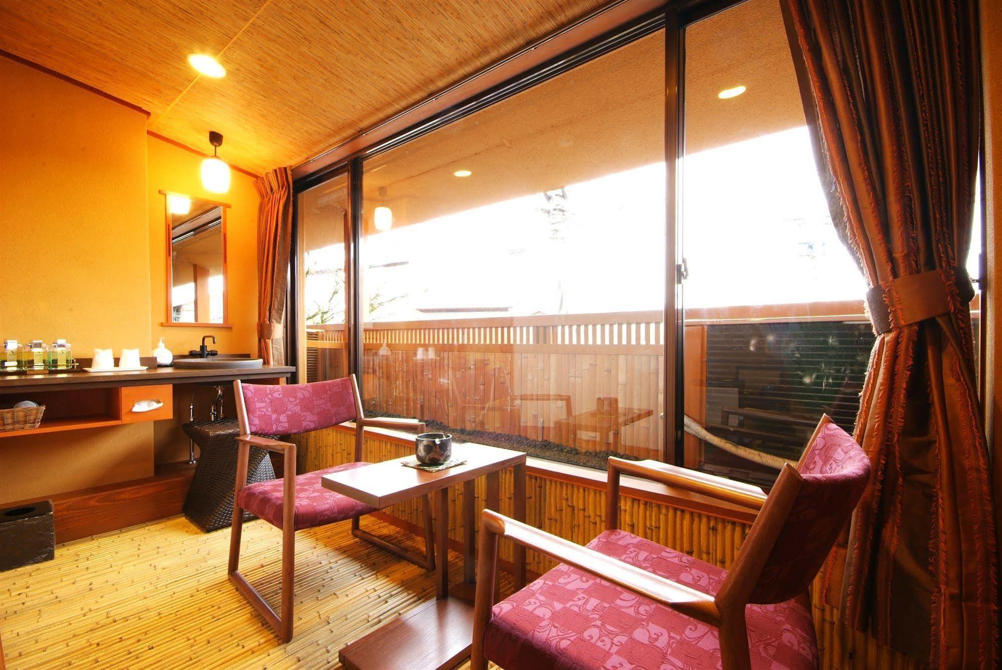 Arashiyama Onsen Saishikino Yado Hanaikada 3*