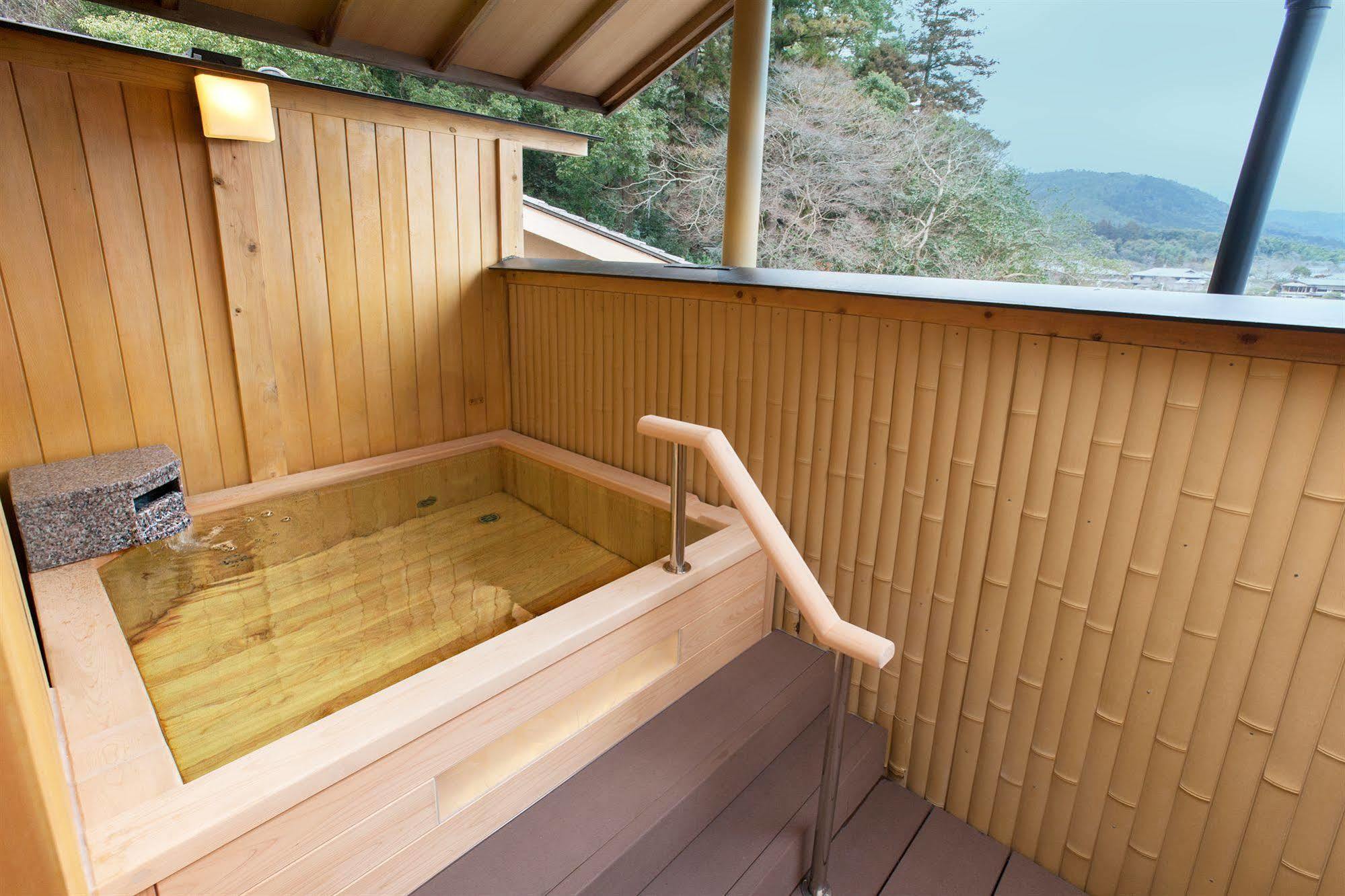 Arashiyama Onsen Saishikino Yado Hanaikada
