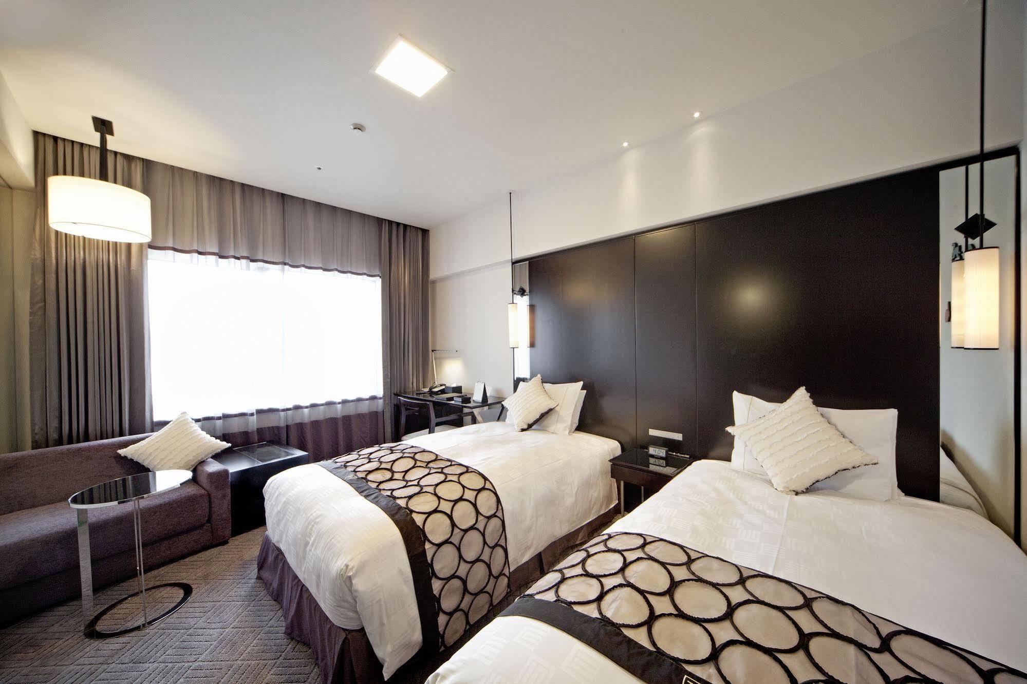 Hotel The Royal Park Sanjo