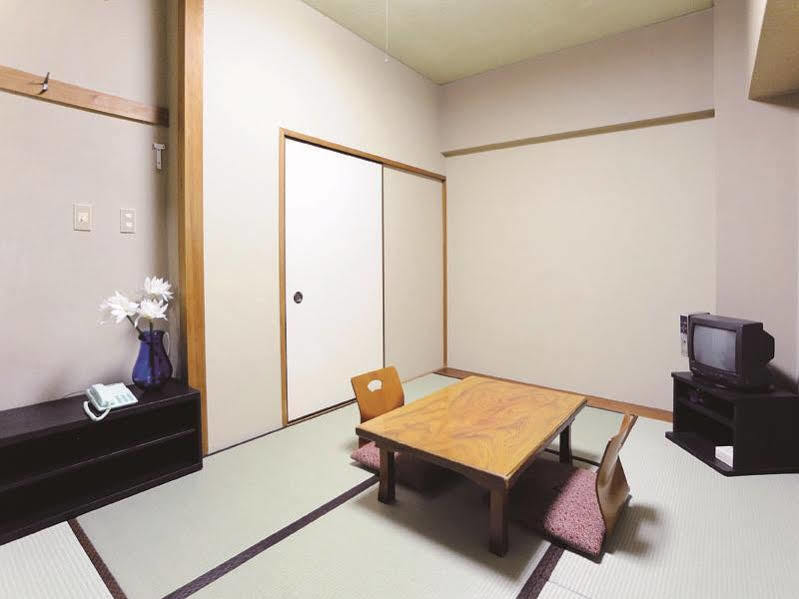 Travellers Hotel 3*