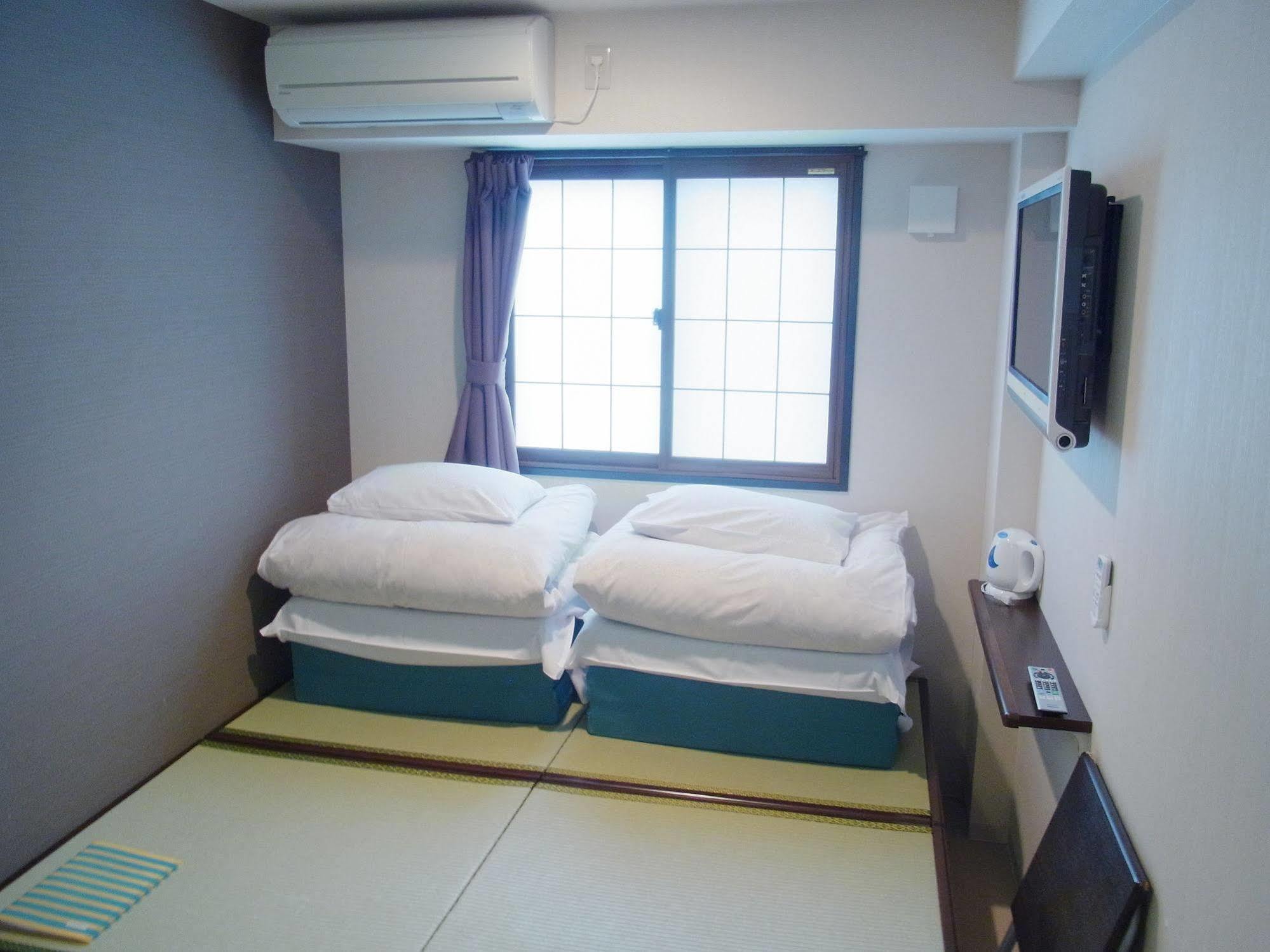 Capsule hotel Capsule *