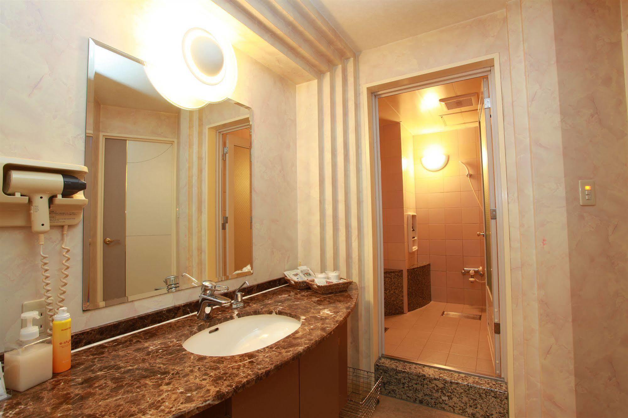 In Sasarindou Hotel 3*