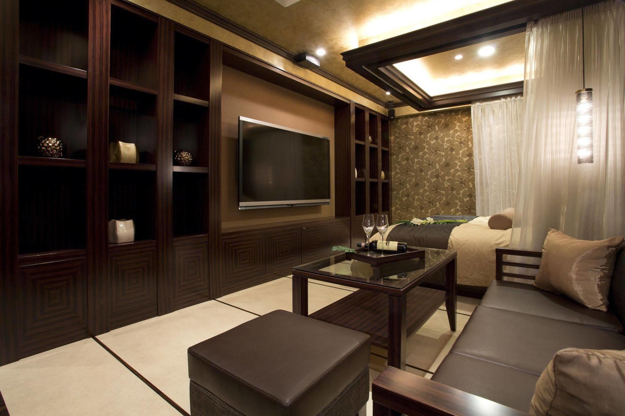 And Lotus Modern (adults Only)