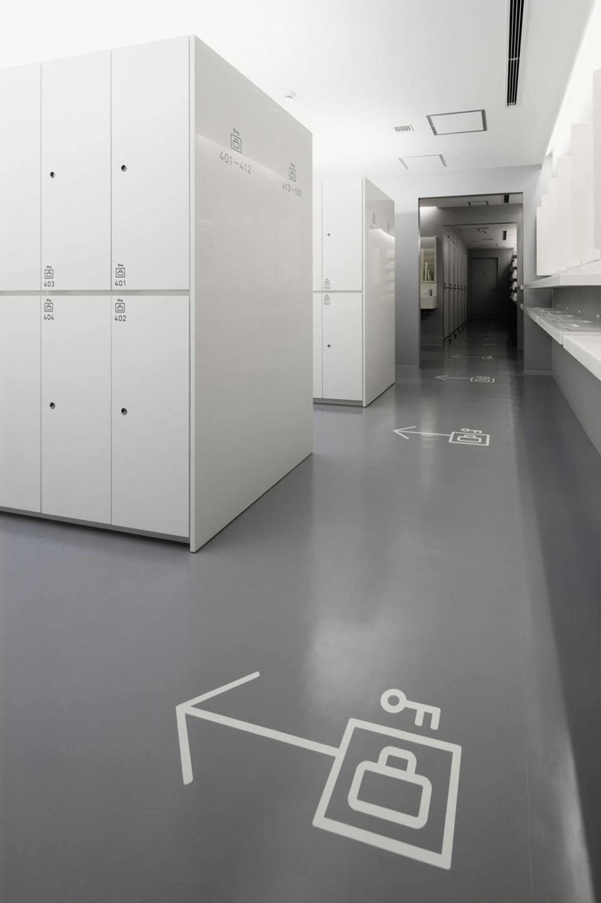 Capsule hotel Nine