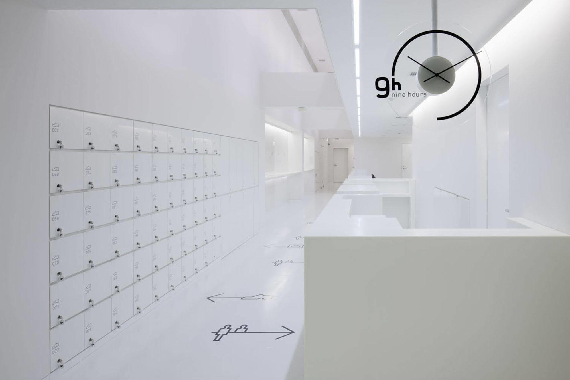 Capsule hotel Nine