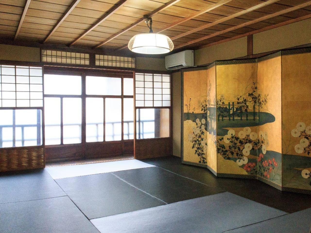 京都二条城近く京町屋120年の歴史に泊まる