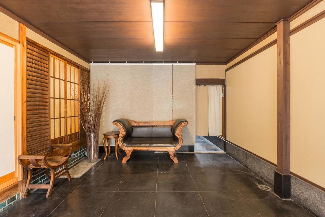 Villa 京都二条城近く京町屋120年の歴史に泊まる Kyoto