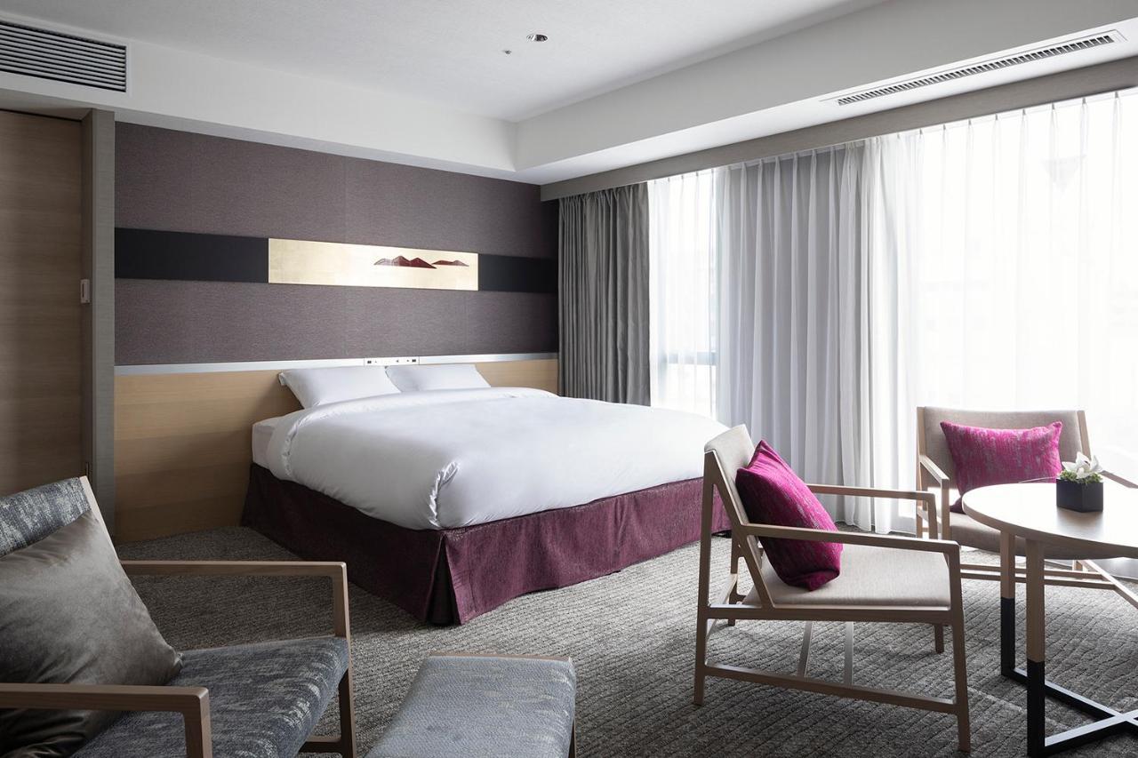 Hotel Cross 4*
