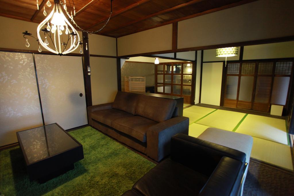Kyo Machiya No Yado Bettei Butsuguyacho * Kyoto