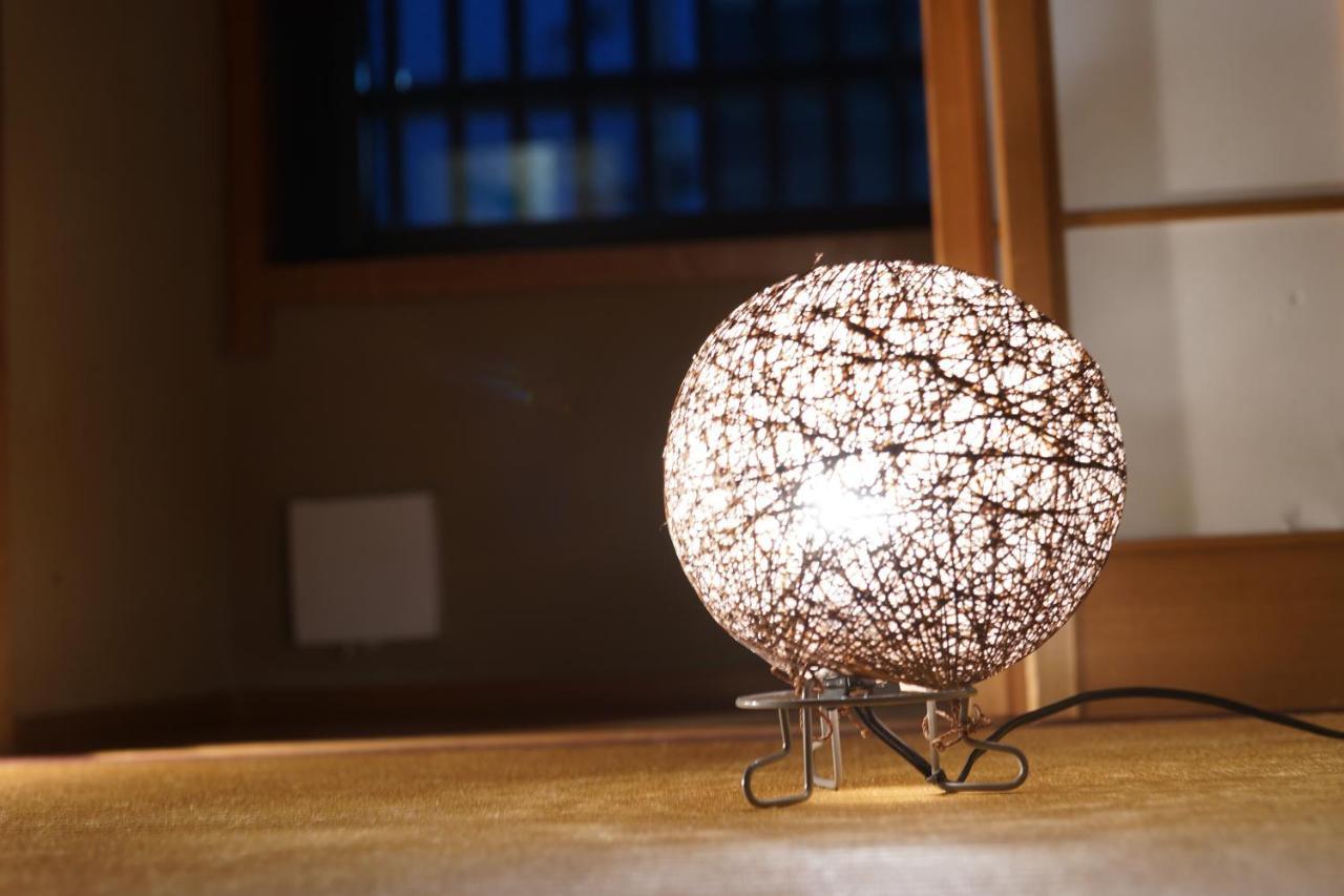 Lantern Hostel *