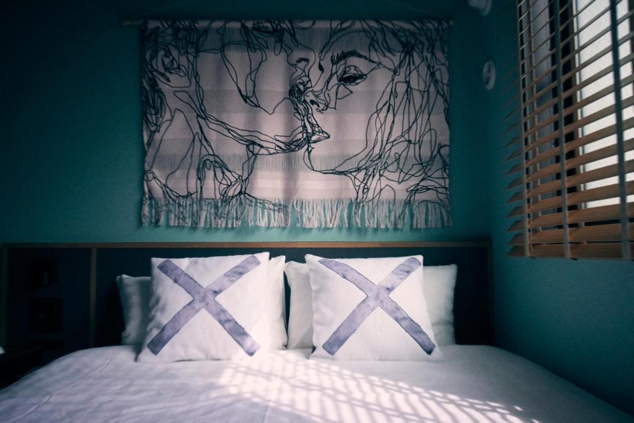 Hotel She,