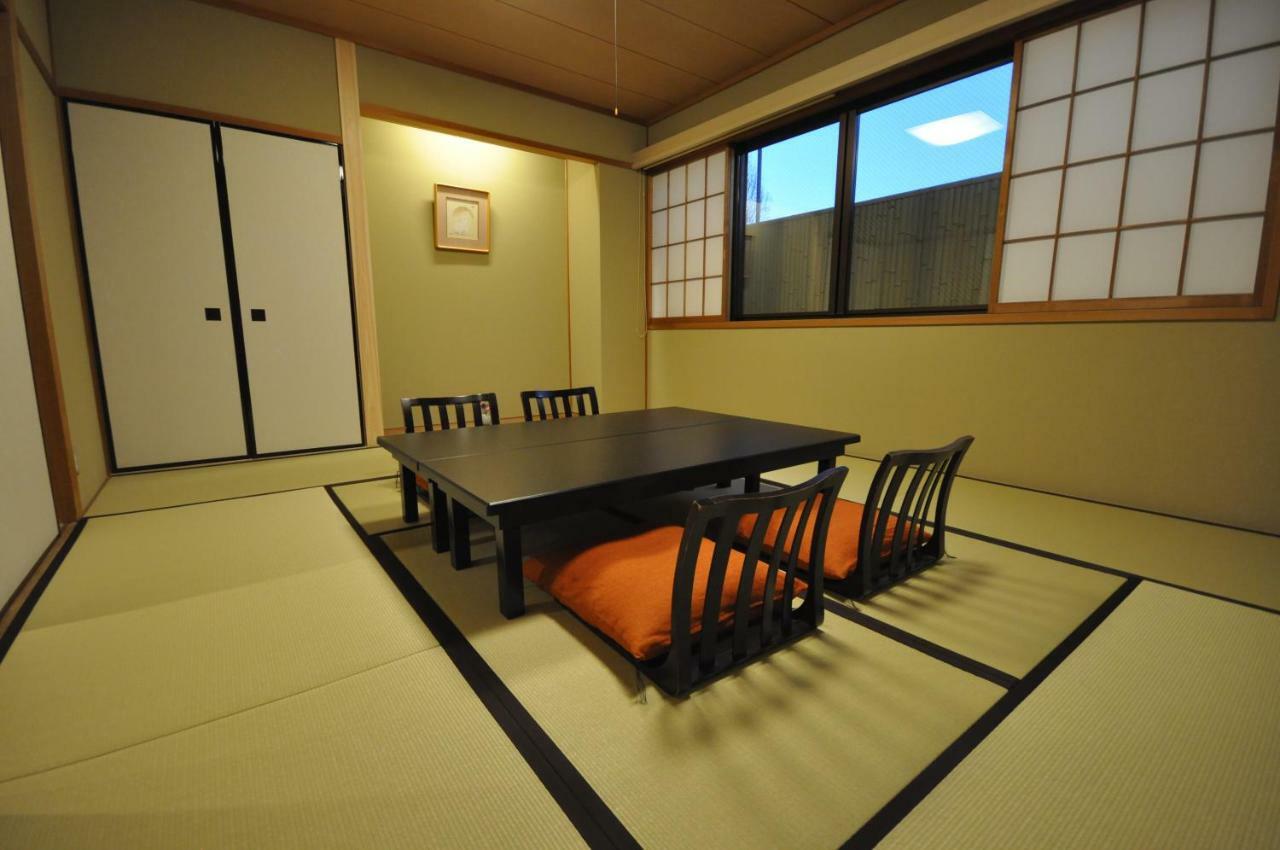 Gion Karaku