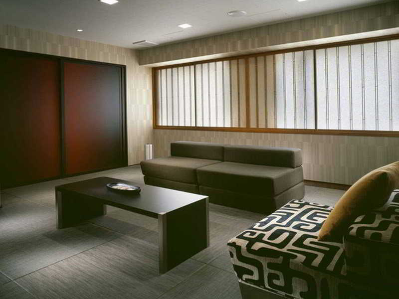 Village Hotel 3*