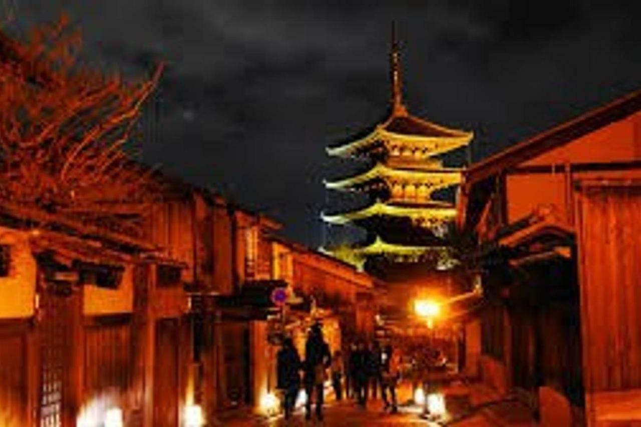 Close To Golden Temple -kinkakuji- * Kyoto