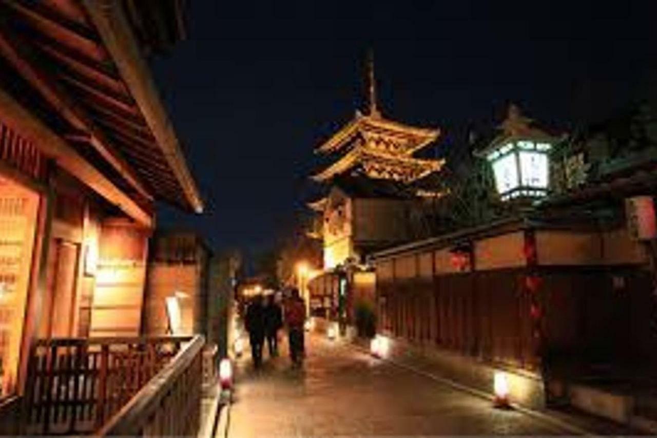 Close To Golden Temple -kinkakuji- * Kyoto