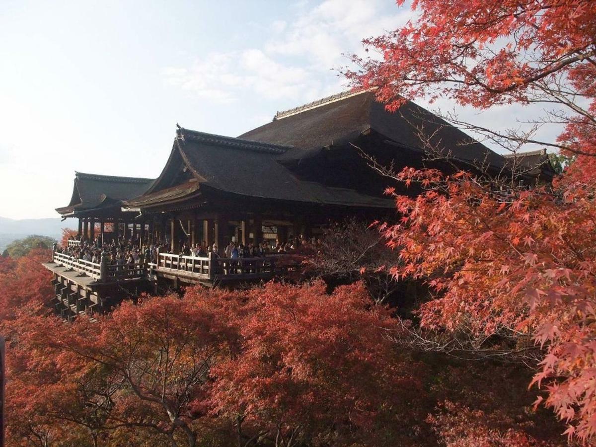 Close To Golden Temple -kinkakuji-