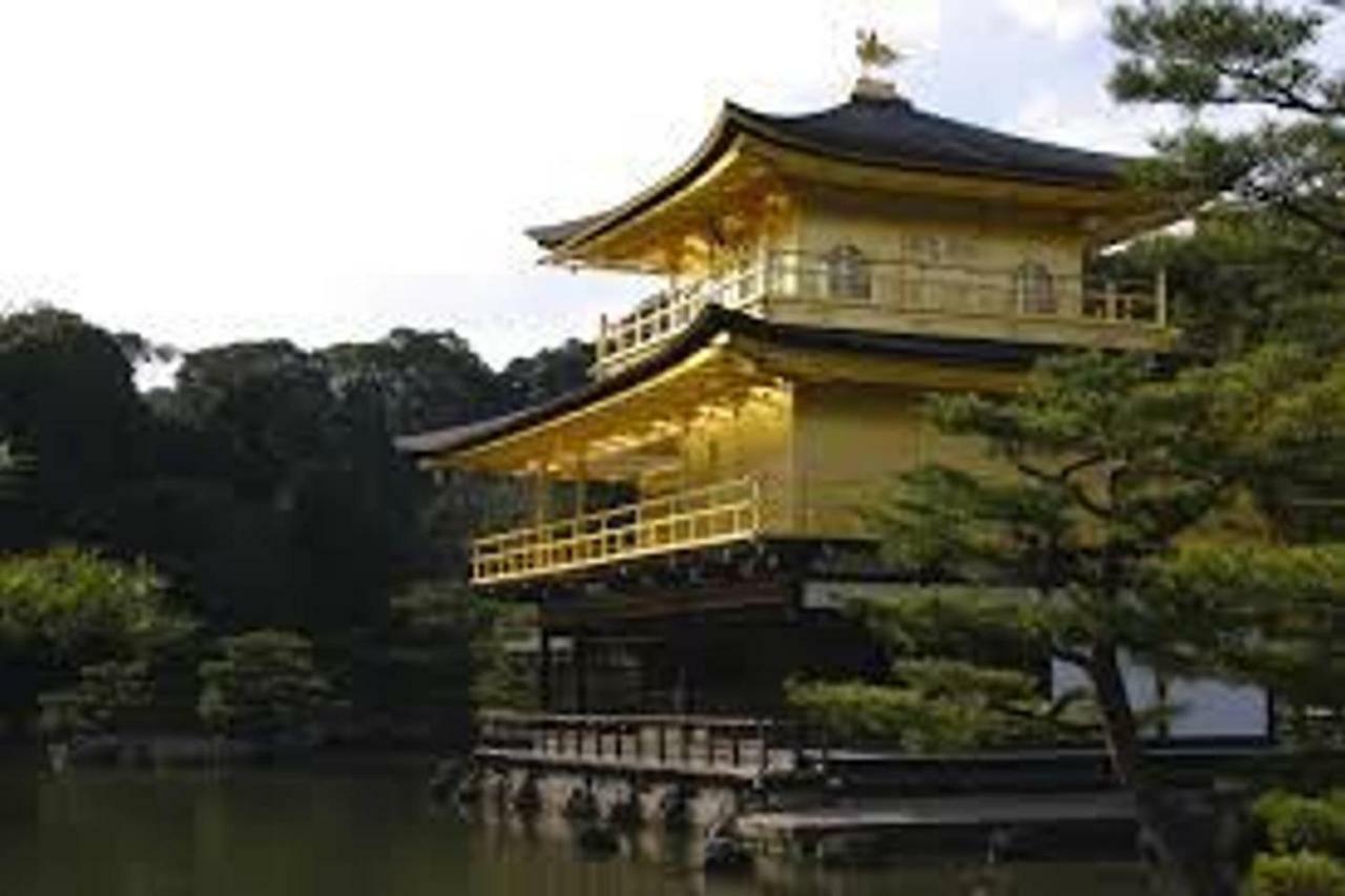 Close To Golden Temple -kinkakuji-