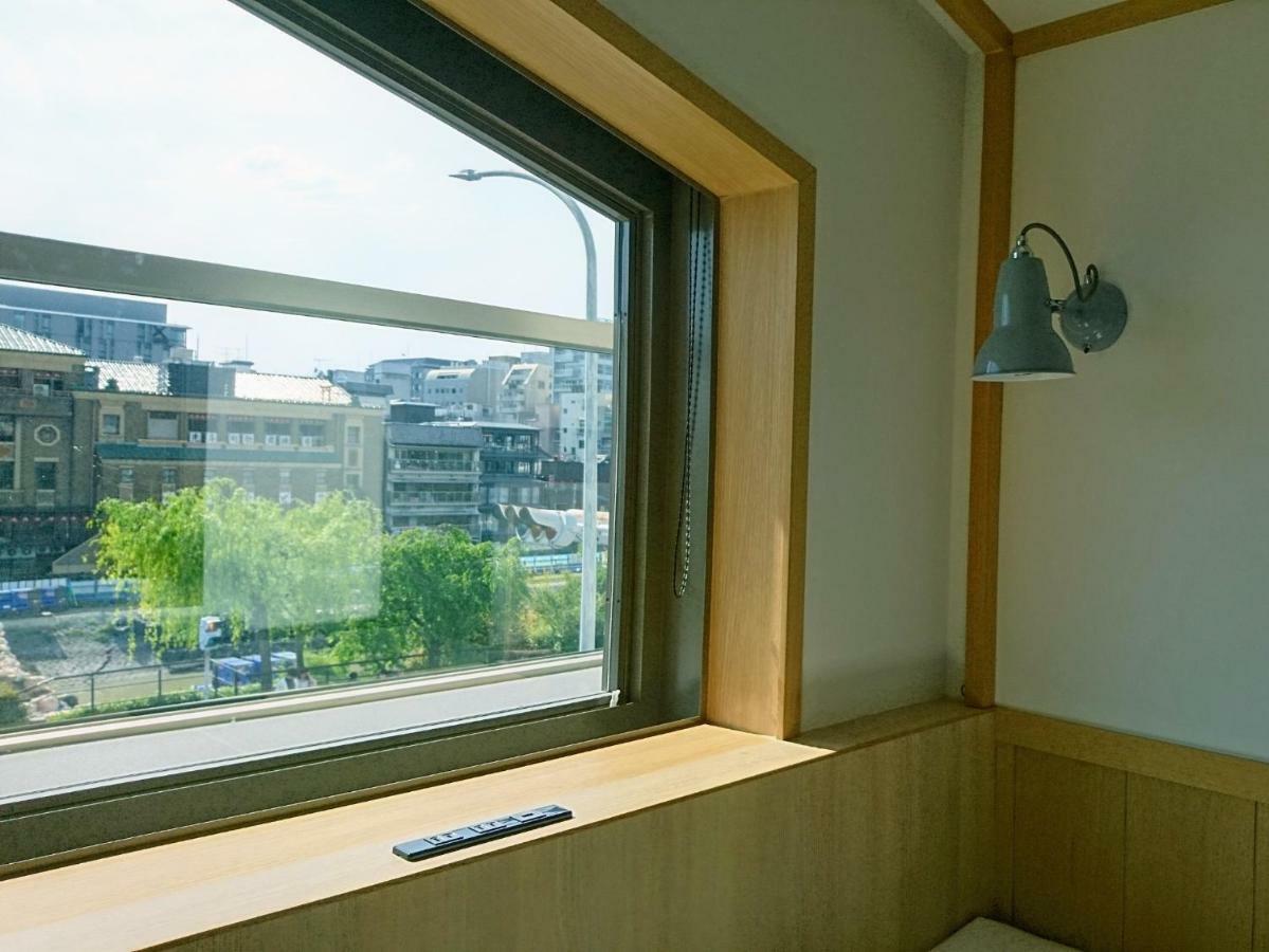 Hostel Cafetel Sanjo For Ladies