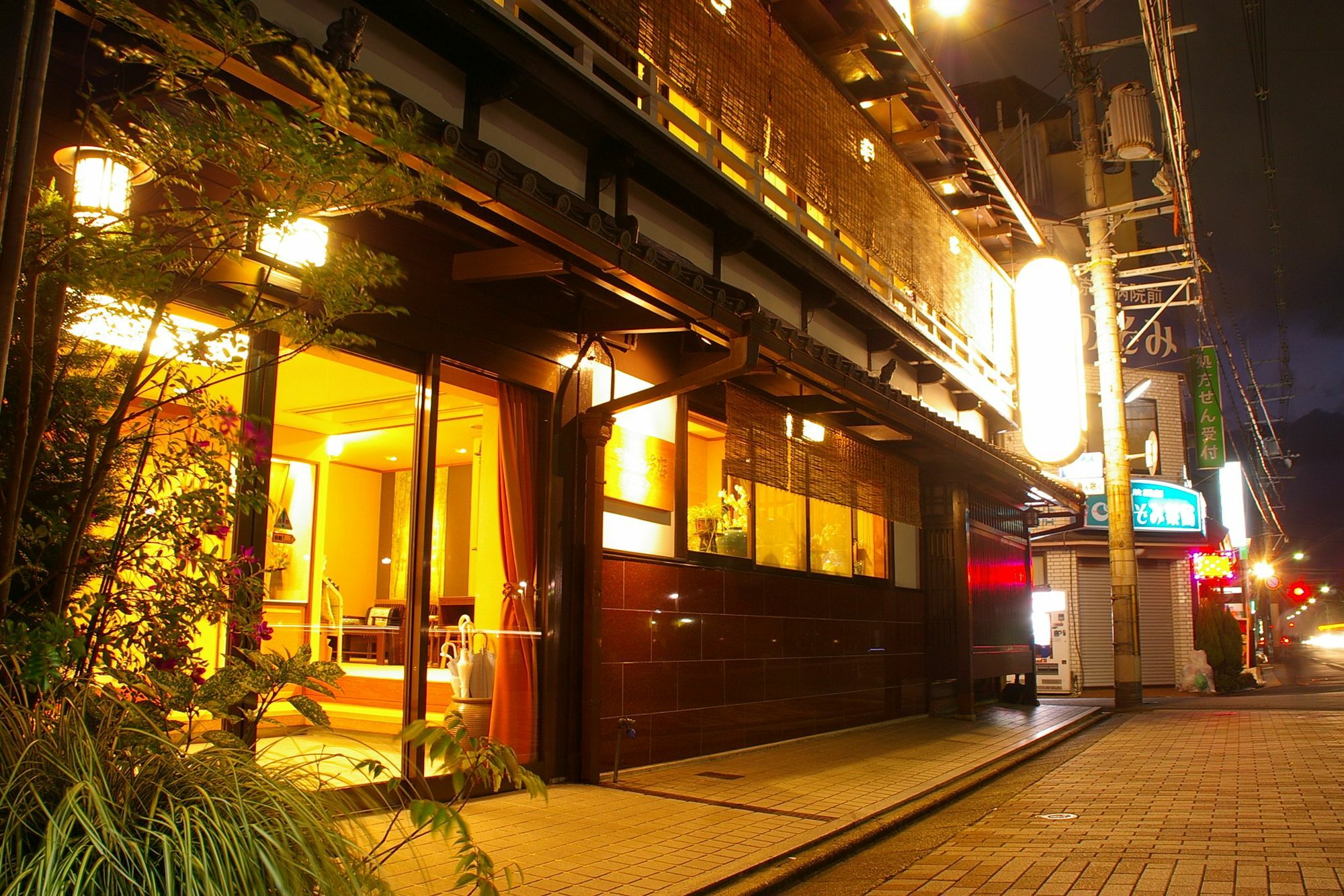 Ryokan Sawaya Honten 2*