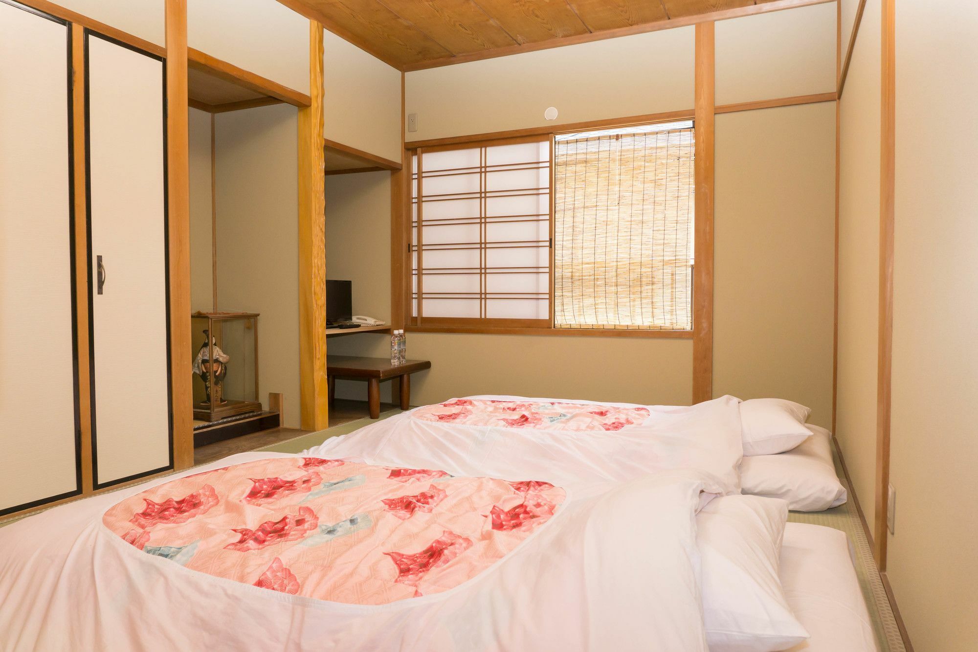 Ryokan Hinomoto Kawaramachi 2*