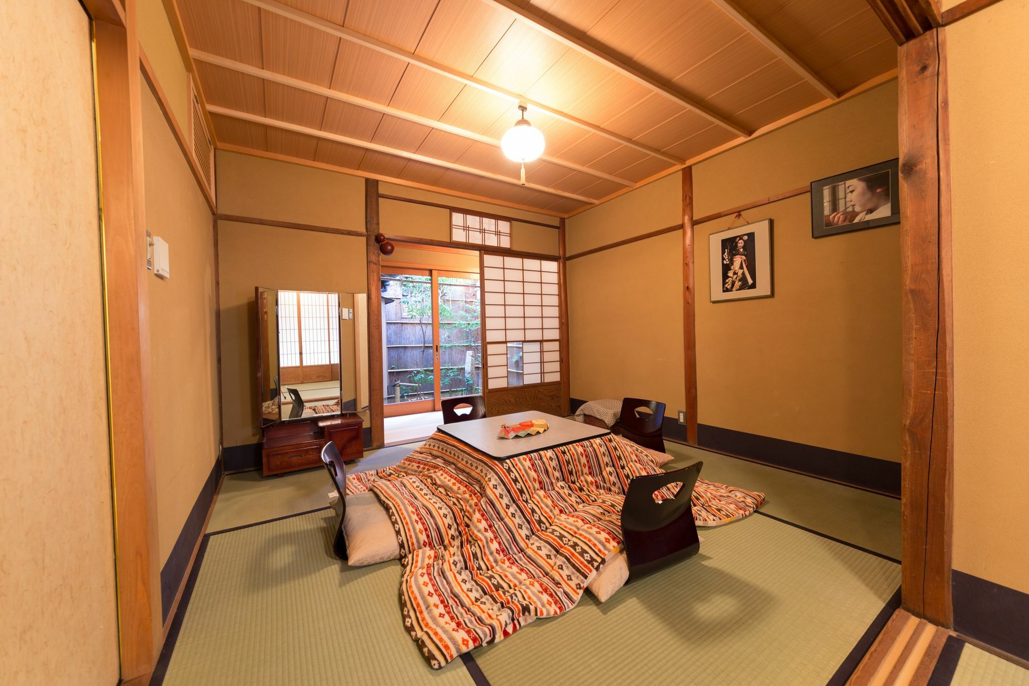 Kumomachiya Gionhanami
