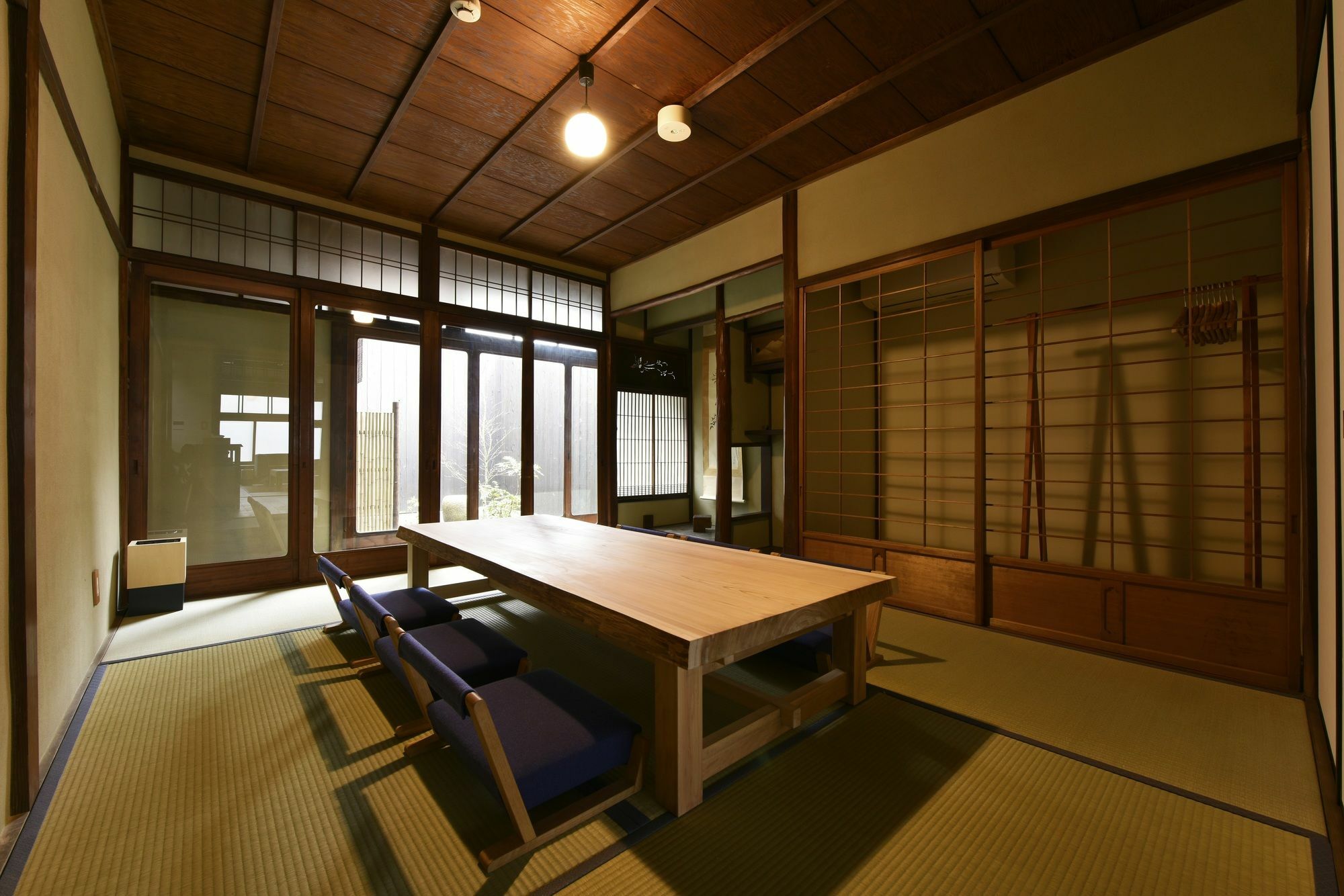 Kuraya Nishimatsuyacho *