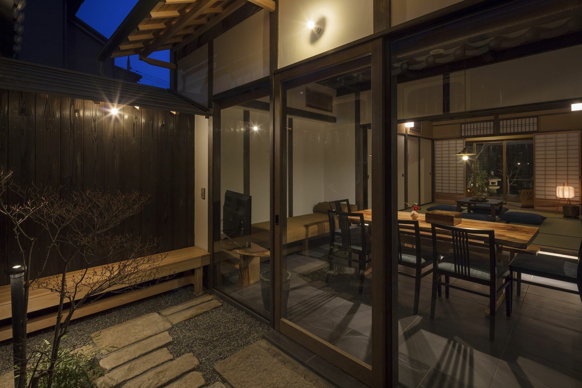 Inn Yoitsubaki Machiya House