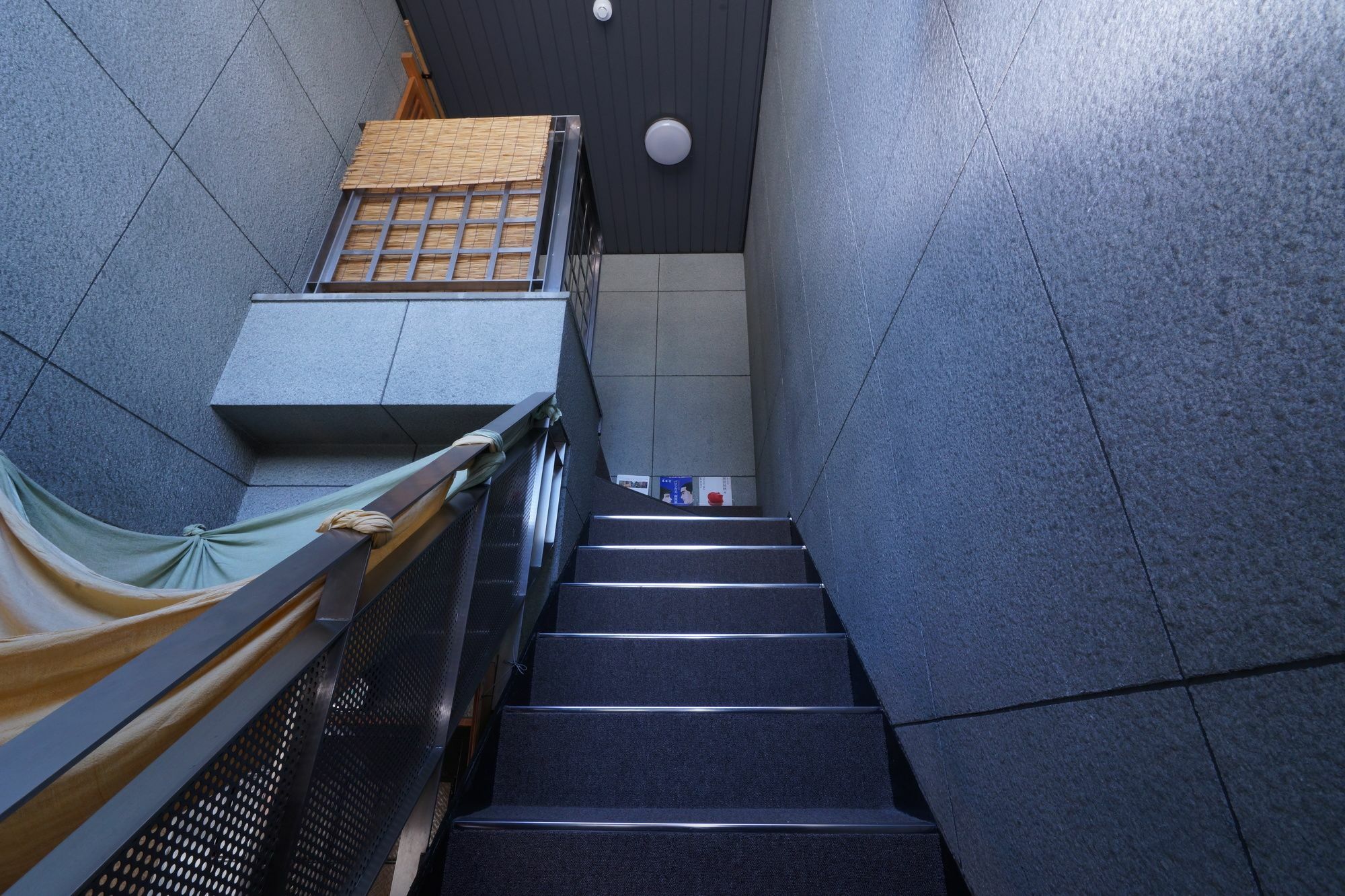 Lantern Hostel *