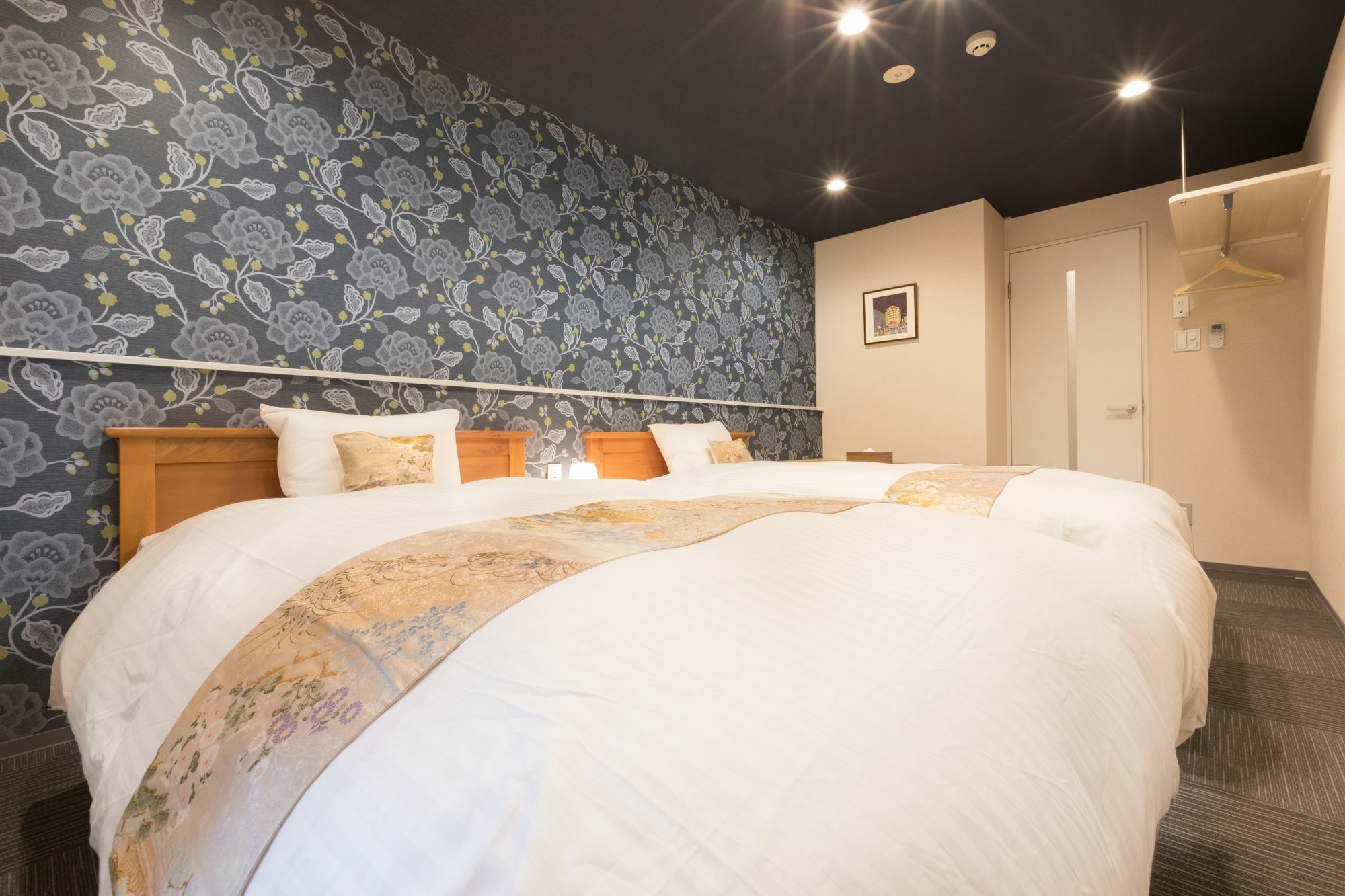 Aparthotel Sakura Nijo Seasons