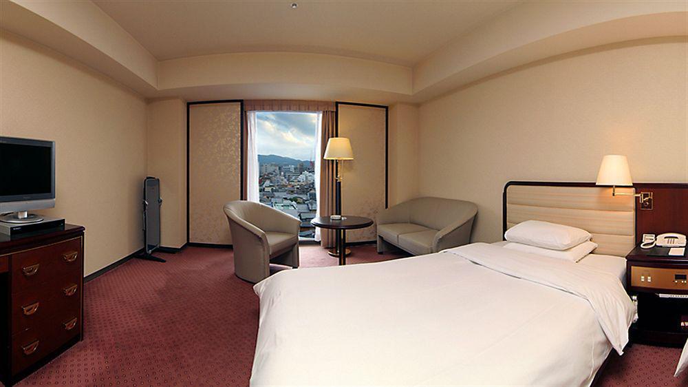 Hotel Ana Crowne Plaza By Ihg 4*