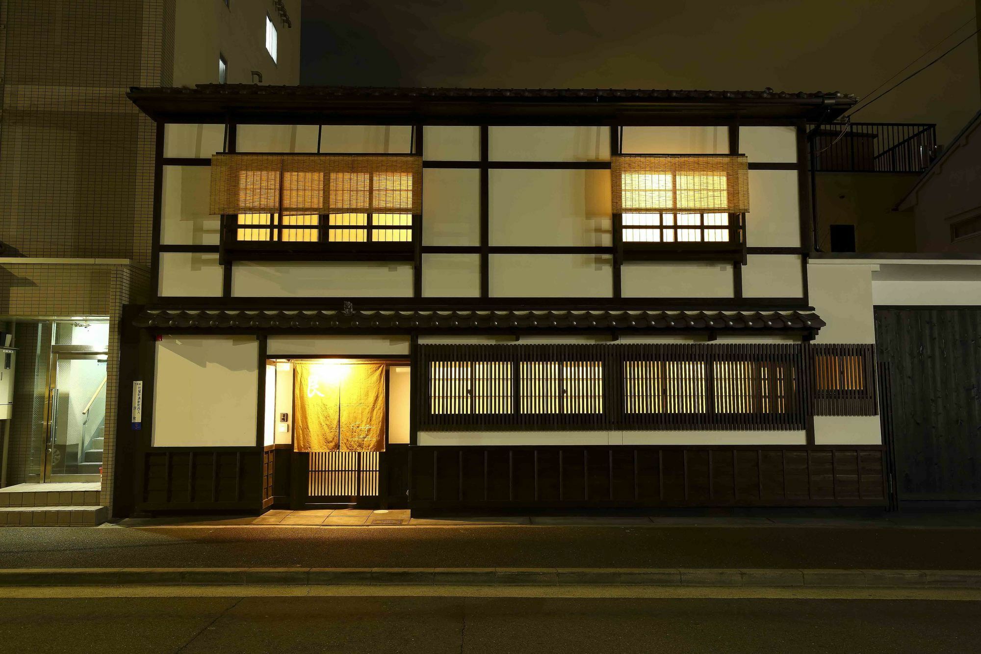 Campton 1 Ushitora Hotel 3*