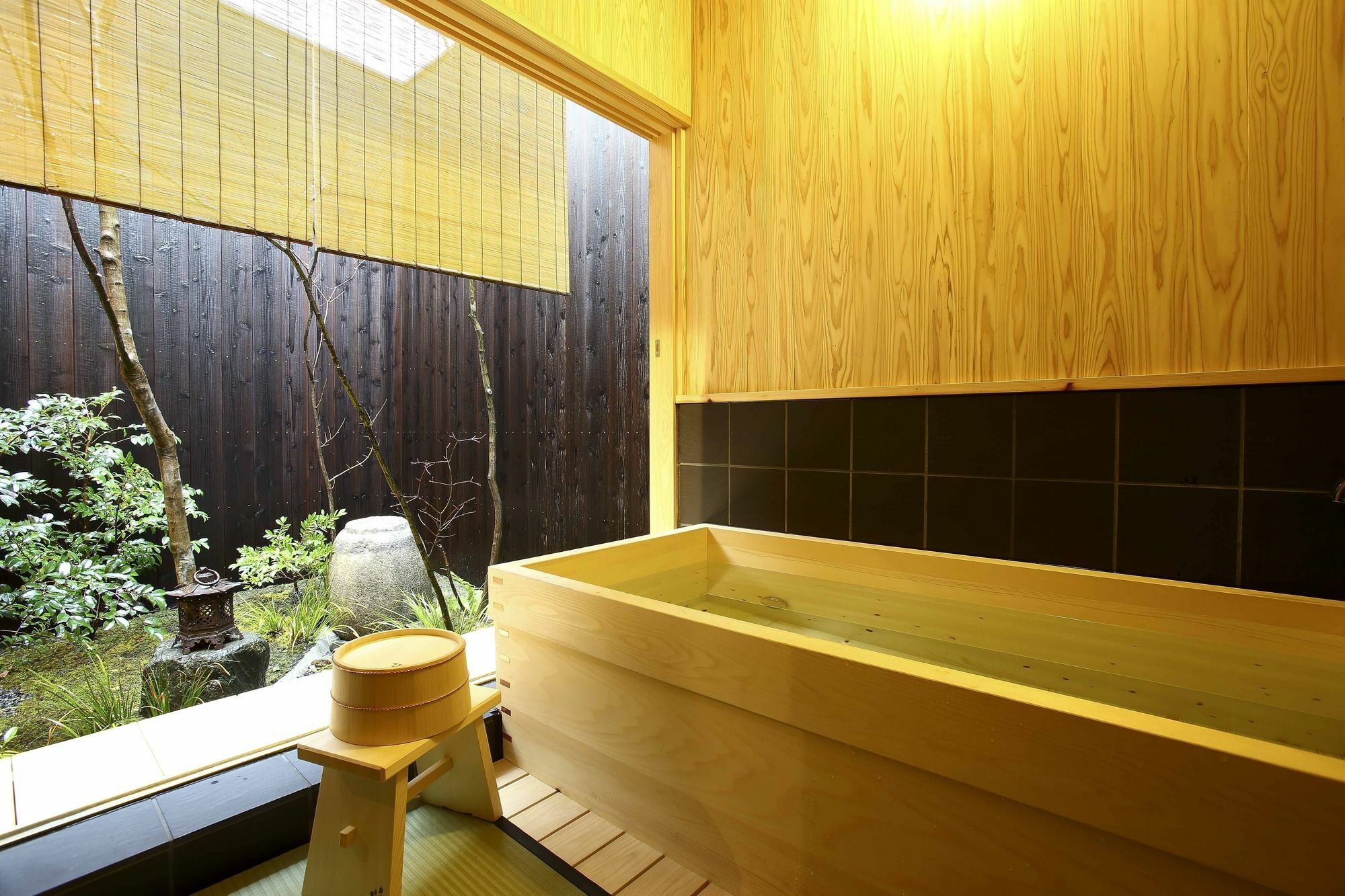 Campton 1 Ushitora 3* Kyoto