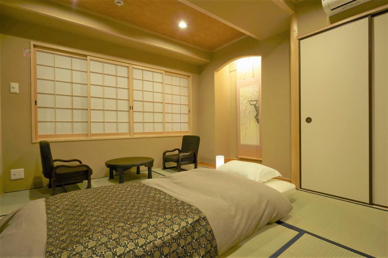 Private Sakura Kyoto